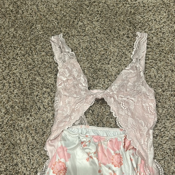 floral and lace slit dress — doesn’t fit me - Picture 5 of 5